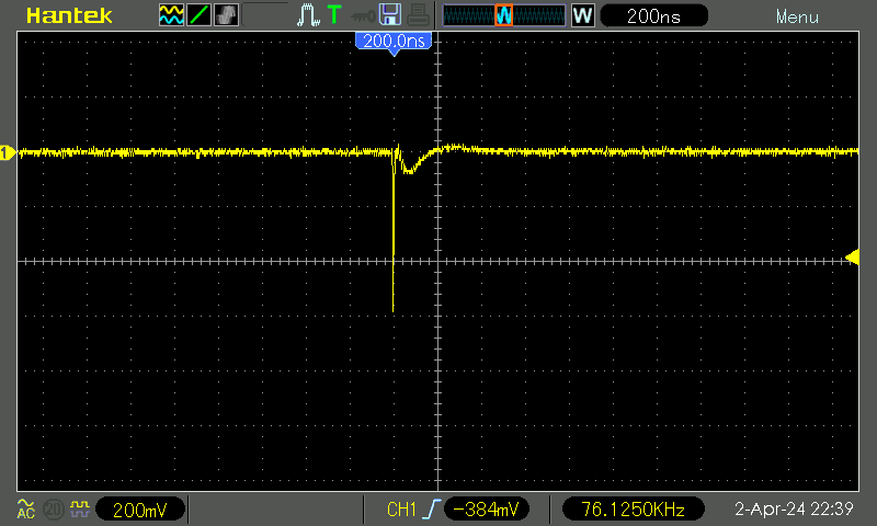 Unknown NE555, combination of capacitors, 200 ns/div, 200 mV/div