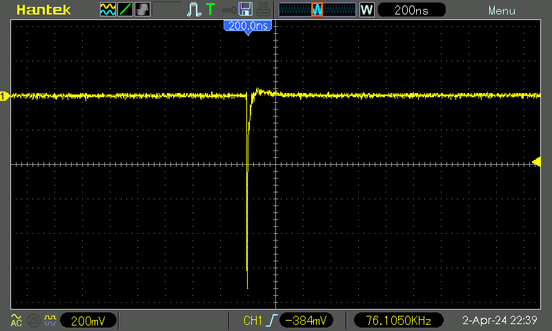 Unknown NE555, electrolytic capacitor, 200 ns/div, 200 mV/div