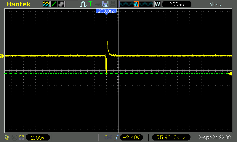 Unknown NE555, no capacitor, 200 ns/div, 2 V/div