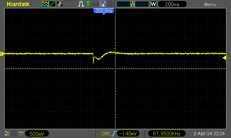 TI NE555, combination of capacitors, 200 ns/div, 500 mV/div