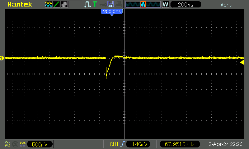 TI NE555, electrolytic capacitor, 200 ns/div, 500 mV/div