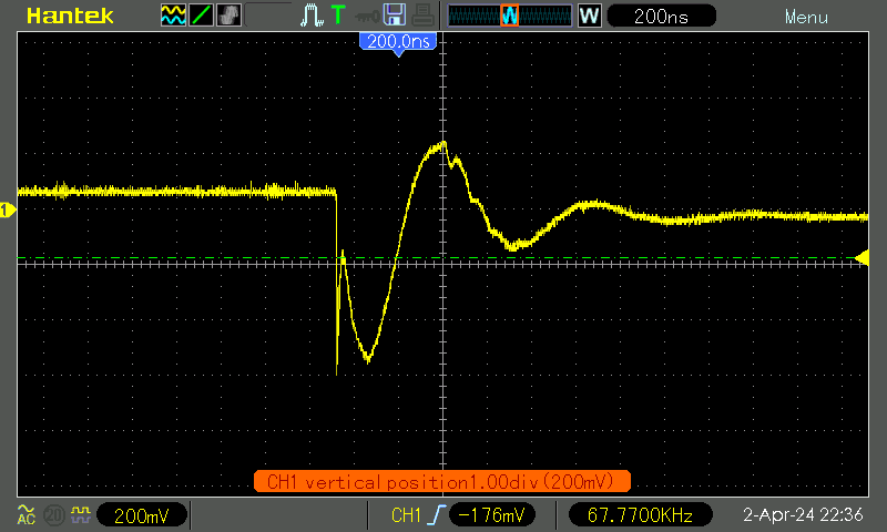 TI NE555, loaded, ceramic capacitor, 200 ns/div, 200 mV/div