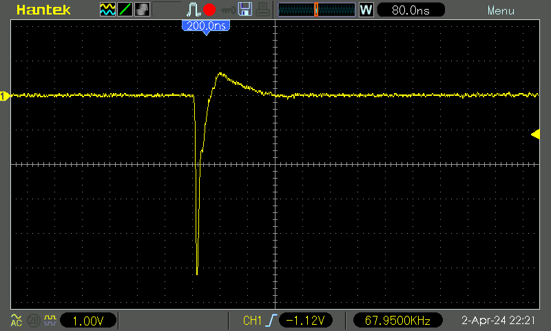 TI NE555, no capacitor, 80 ns/div, 1 V/div